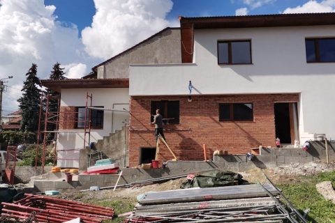 Renovare fatada casa Dambul Rotund