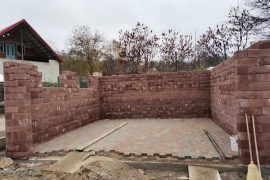 Paver walkway and garage in Gheorgheni Village